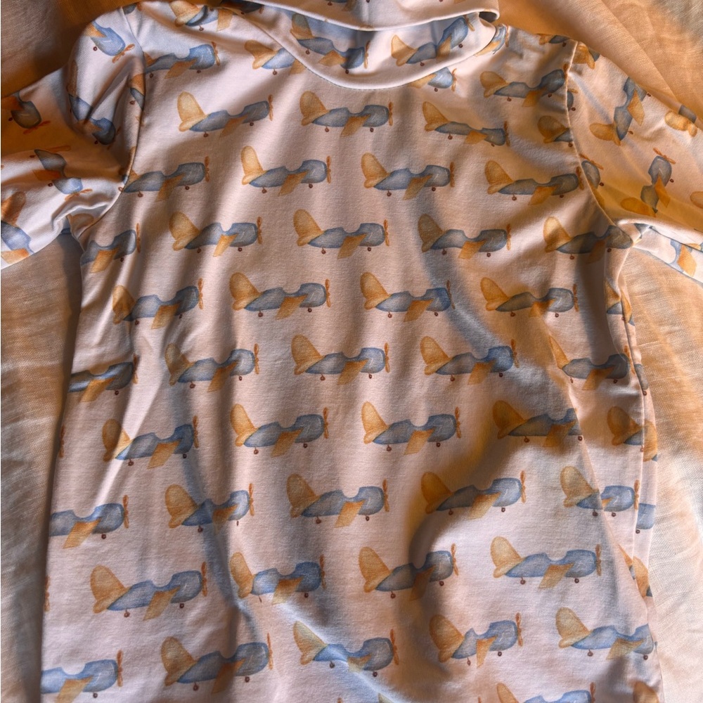 Stitchy Fish Fresh Air Flyer turtleneck size 2T